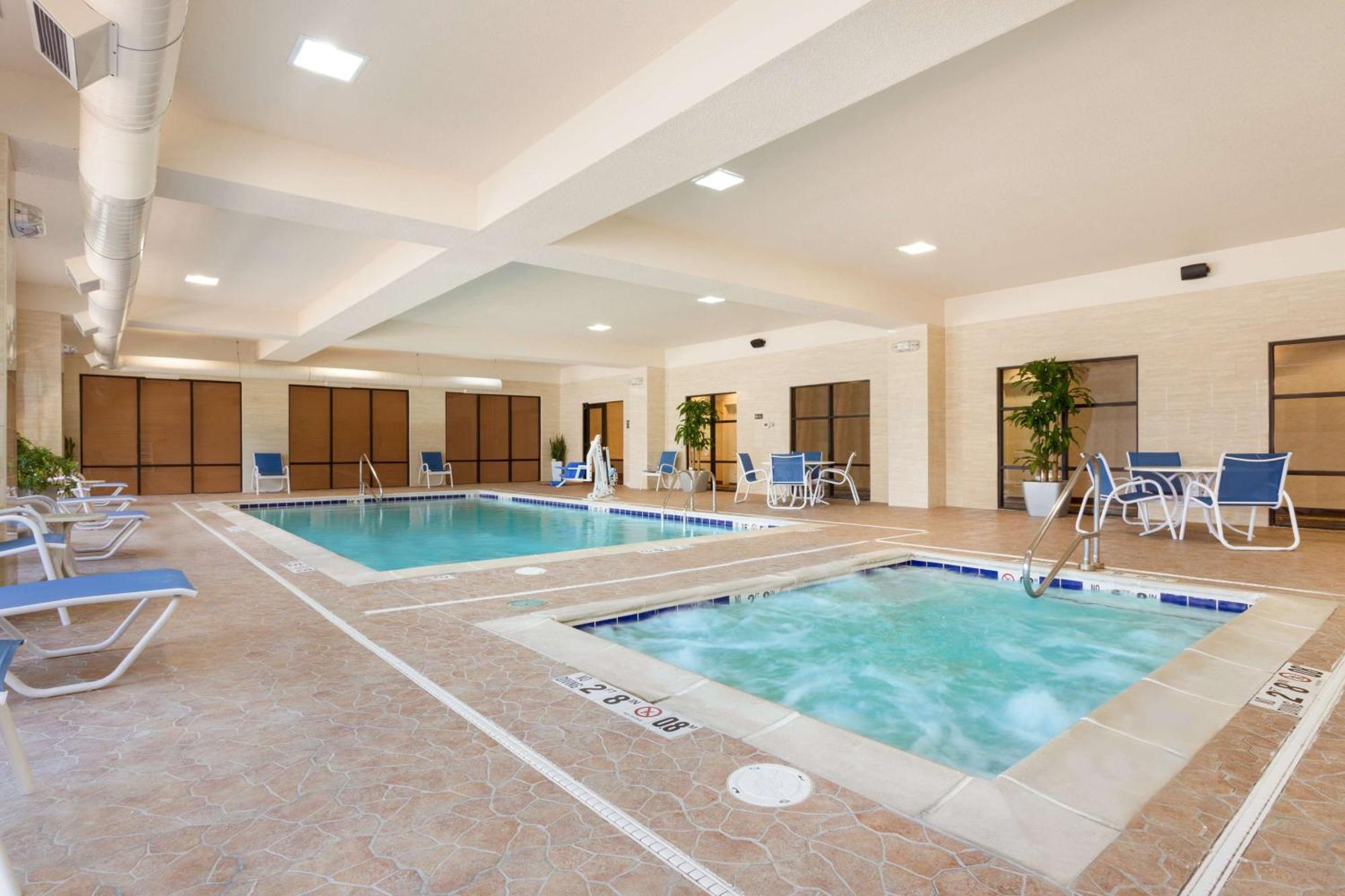 Hampton Inn&Suites Detroit/Chesterfield Extérieur photo