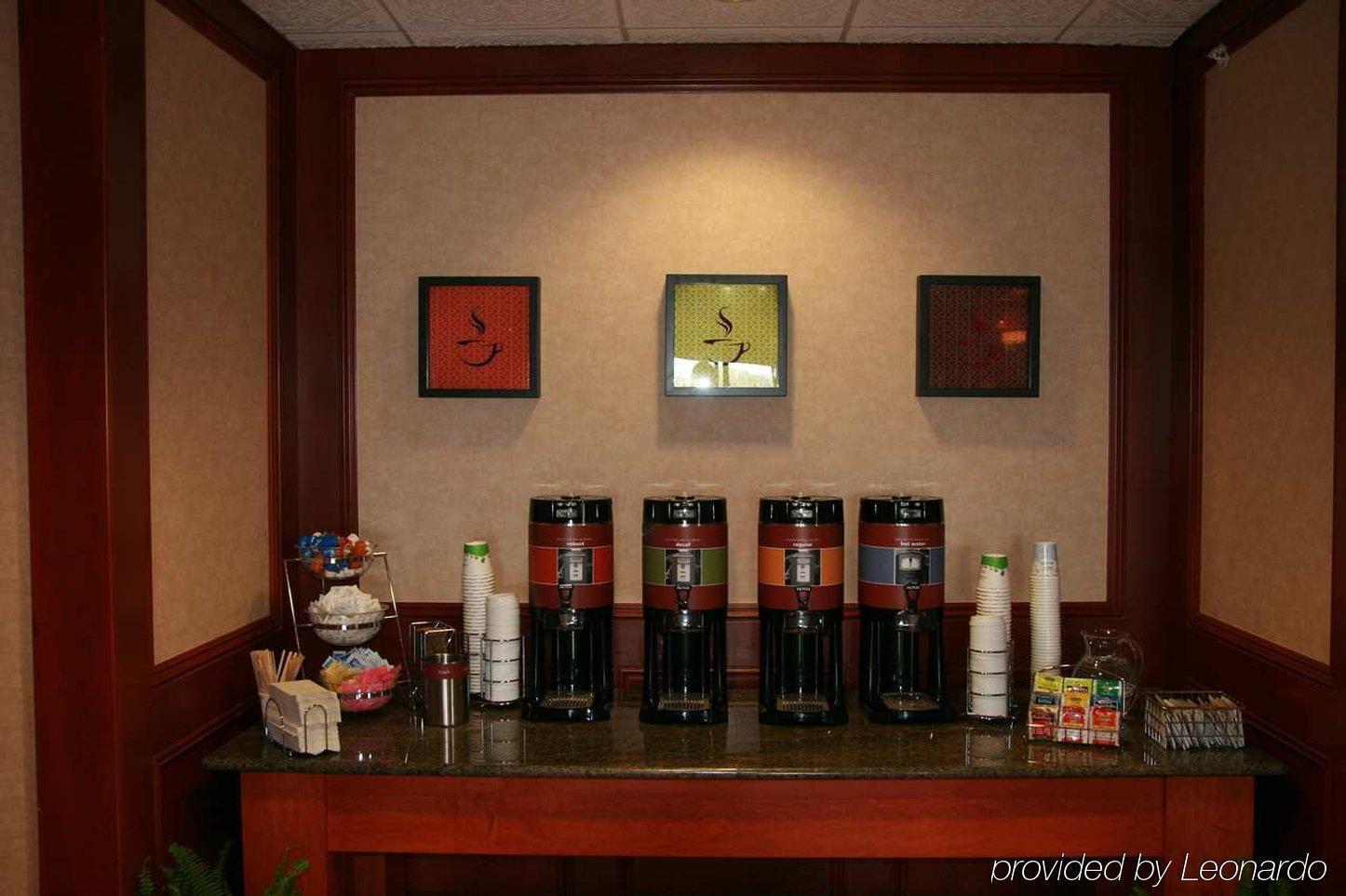 Hampton Inn&Suites Detroit/Chesterfield Restaurant photo